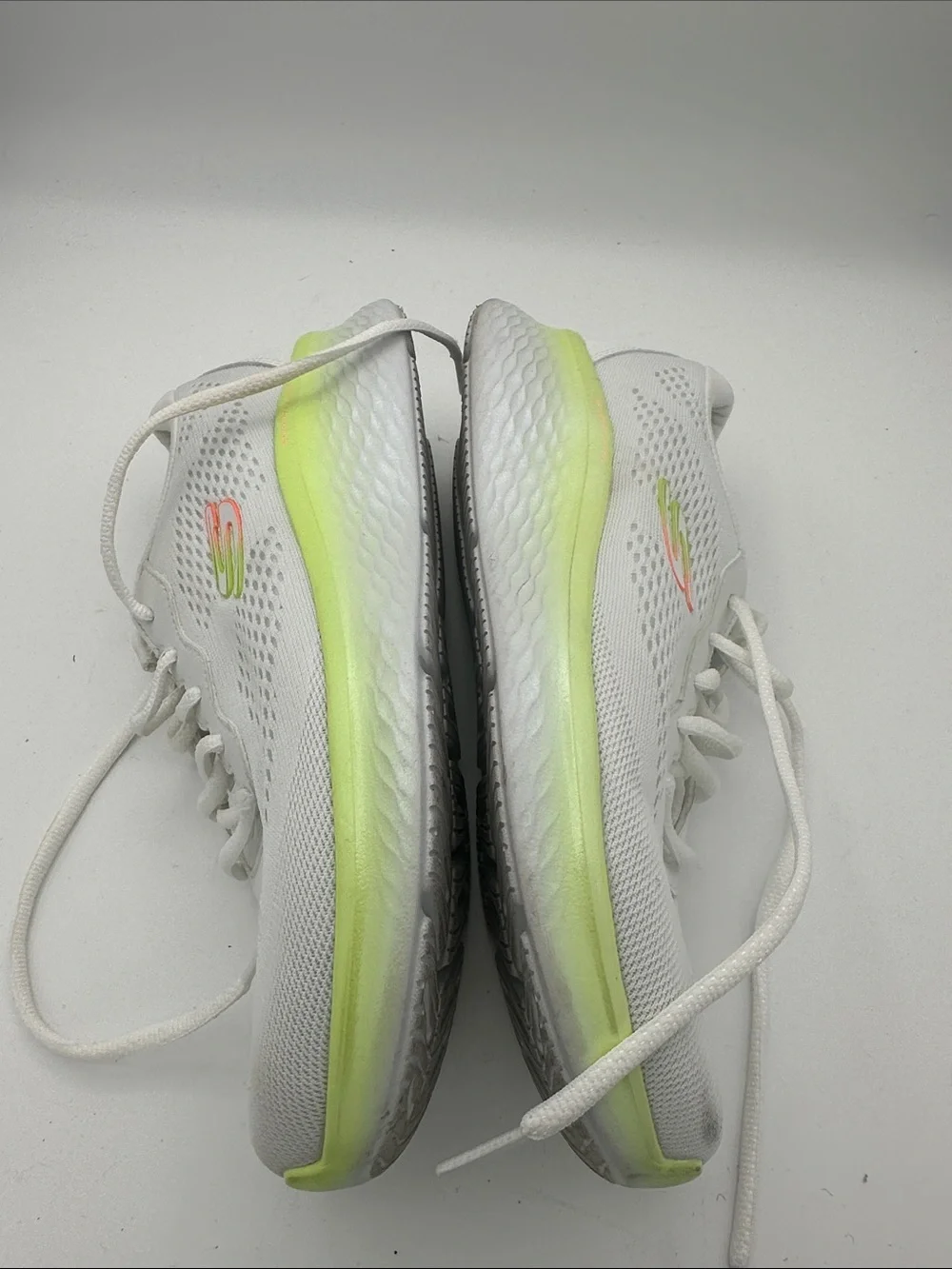 Skechers Womens Air-Cooled Memory Foam Athletic Shoes Size 7.5 White & Neon